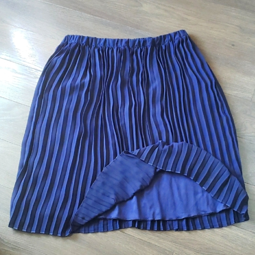 Lord & Taylor Classic Navy Skirt Small
